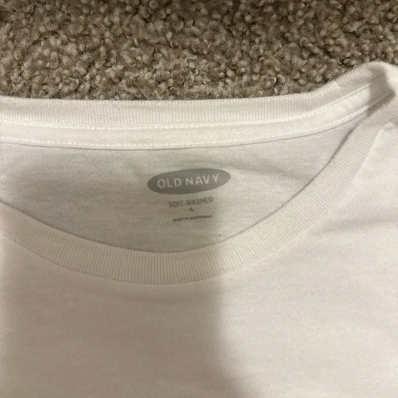 Old Navy White Tee with Abstract Women Graphic - Picture 2 of 3